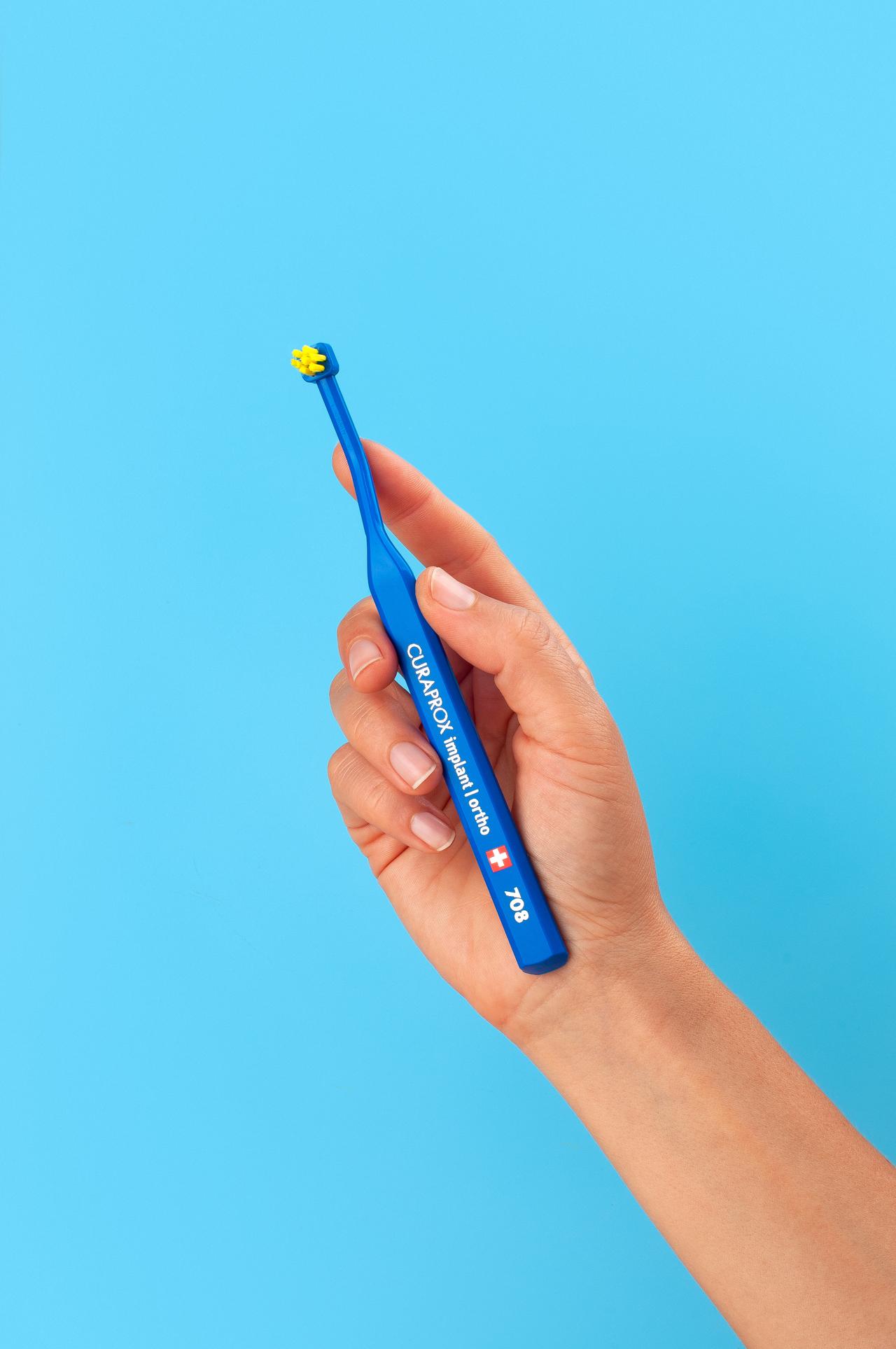 מברשת שיניים CS 708 Implant Ortho